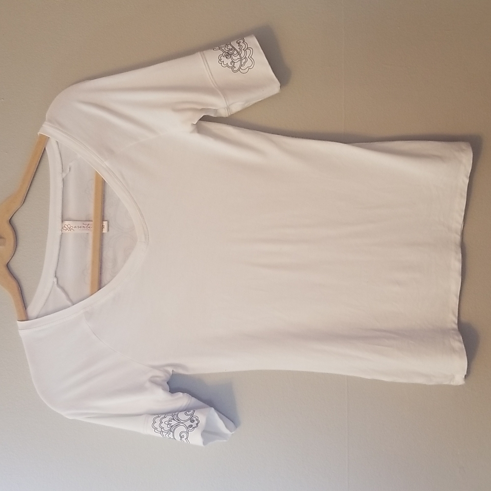 Aventura white t shirt with design